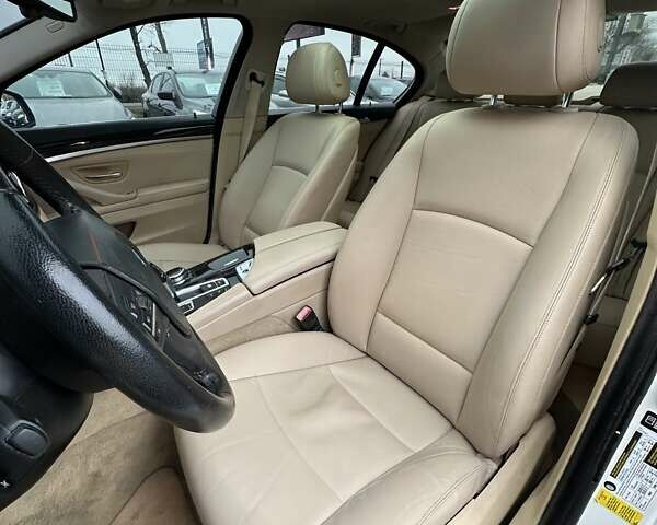 Белый БМВ 5 Серия, объемом двигателя 2 л и пробегом 259 тыс. км за 13000 $, фото 16 на Automoto.ua