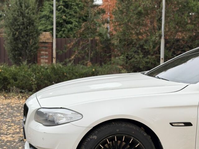 Білий БМВ 5 Серія, об'ємом двигуна 2 л та пробігом 240 тис. км за 13900 $, фото 11 на Automoto.ua