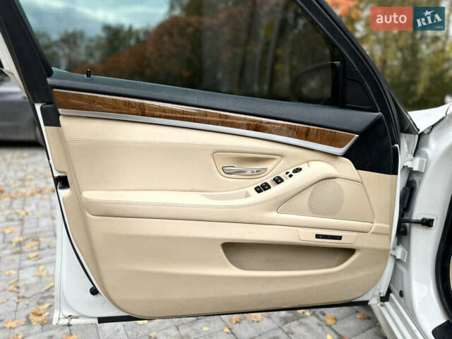 Белый БМВ 5 Серия, объемом двигателя 2 л и пробегом 125 тыс. км за 13499 $, фото 26 на Automoto.ua