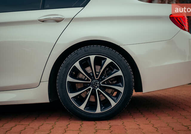 Белый БМВ 5 Серия, объемом двигателя 2 л и пробегом 282 тыс. км за 17500 $, фото 11 на Automoto.ua