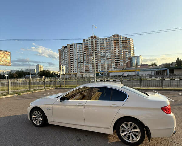 Білий БМВ 5 Серія, об'ємом двигуна 2 л та пробігом 147 тис. км за 14600 $, фото 1 на Automoto.ua