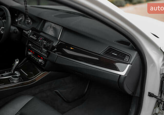 Белый БМВ 5 Серия, объемом двигателя 2 л и пробегом 282 тыс. км за 17500 $, фото 41 на Automoto.ua