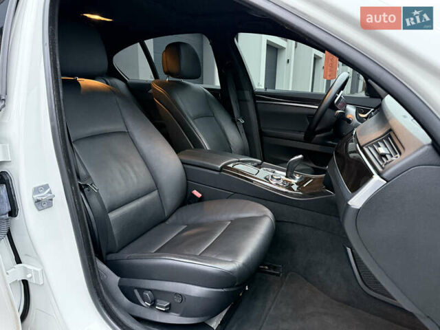 Білий БМВ 5 Серія, об'ємом двигуна 2 л та пробігом 200 тис. км за 12900 $, фото 17 на Automoto.ua