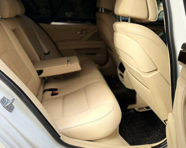Белый БМВ 5 Серия, объемом двигателя 2.98 л и пробегом 185 тыс. км за 18500 $, фото 14 на Automoto.ua