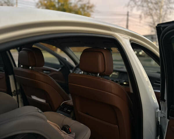 Белый БМВ 5 Серия, объемом двигателя 2 л и пробегом 235 тыс. км за 13700 $, фото 12 на Automoto.ua