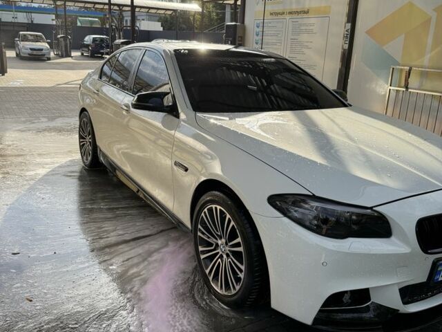 Білий БМВ 5 Серія, об'ємом двигуна 3 л та пробігом 145 тис. км за 14999 $, фото 1 на Automoto.ua