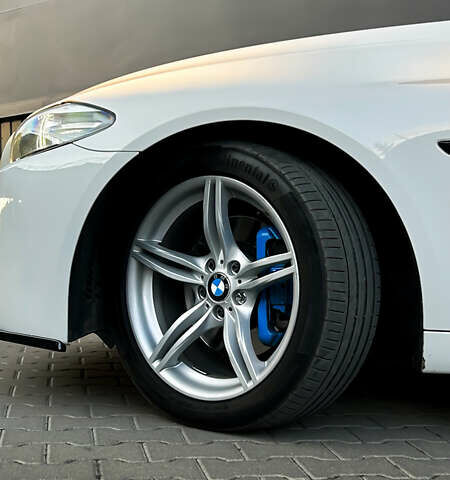 Белый БМВ 5 Серия, объемом двигателя 2.99 л и пробегом 262 тыс. км за 16100 $, фото 7 на Automoto.ua