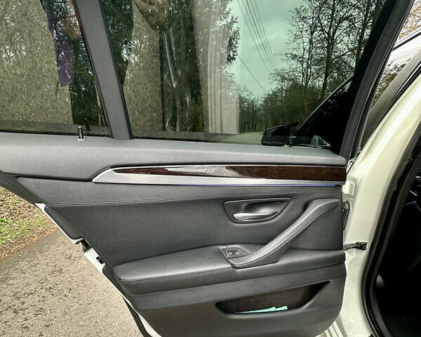 Белый БМВ 5 Серия, объемом двигателя 2 л и пробегом 124 тыс. км за 17500 $, фото 9 на Automoto.ua