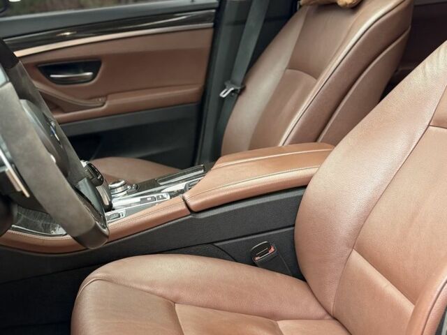 Білий БМВ 5 Серія, об'ємом двигуна 2 л та пробігом 240 тис. км за 13900 $, фото 16 на Automoto.ua