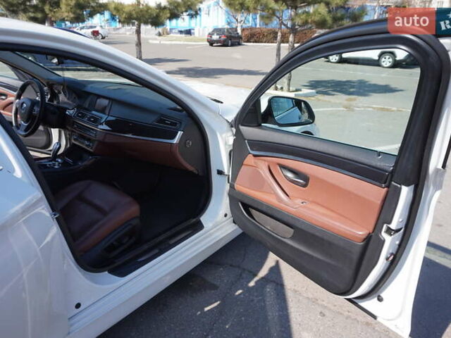Белый БМВ 5 Серия, объемом двигателя 2 л и пробегом 270 тыс. км за 17700 $, фото 11 на Automoto.ua