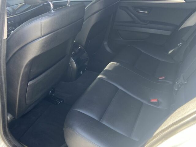 Белый БМВ 5 Серия, объемом двигателя 2 л и пробегом 158 тыс. км за 12500 $, фото 12 на Automoto.ua