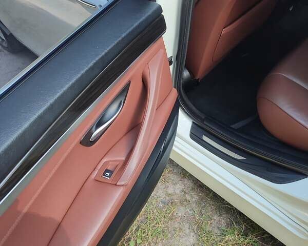 Білий БМВ 5 Серія, об'ємом двигуна 2 л та пробігом 223 тис. км за 11350 $, фото 34 на Automoto.ua