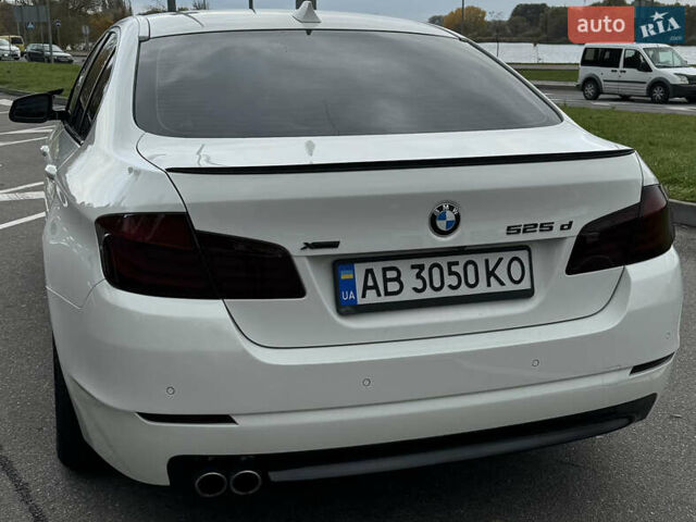 Белый БМВ 5 Серия, объемом двигателя 2 л и пробегом 157 тыс. км за 16700 $, фото 6 на Automoto.ua