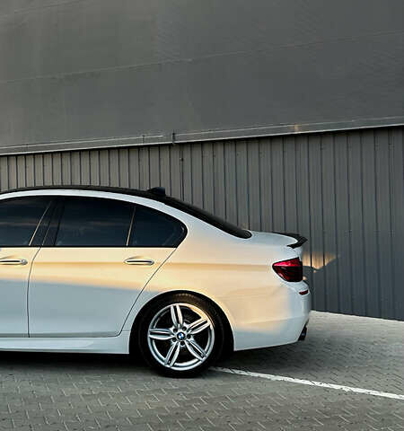 Белый БМВ 5 Серия, объемом двигателя 2.99 л и пробегом 262 тыс. км за 16100 $, фото 12 на Automoto.ua