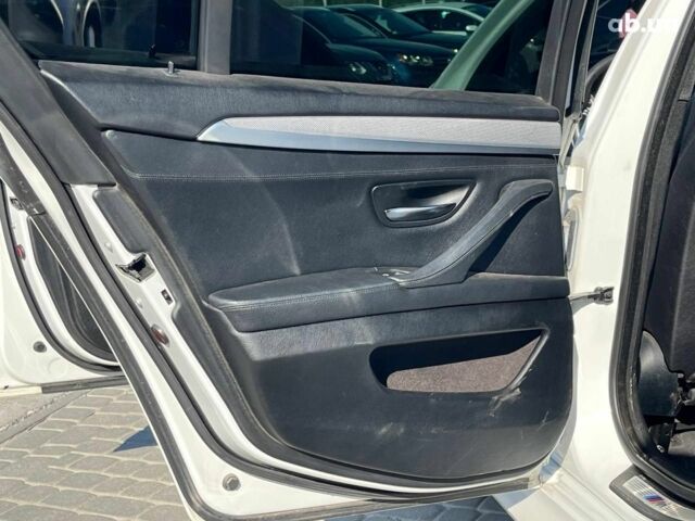 Білий БМВ 5 Серія, об'ємом двигуна 2 л та пробігом 215 тис. км за 12990 $, фото 31 на Automoto.ua