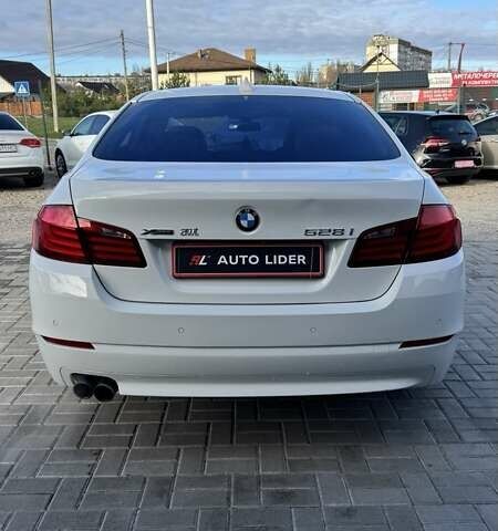 Білий БМВ 5 Серія, об'ємом двигуна 2 л та пробігом 271 тис. км за 13700 $, фото 3 на Automoto.ua