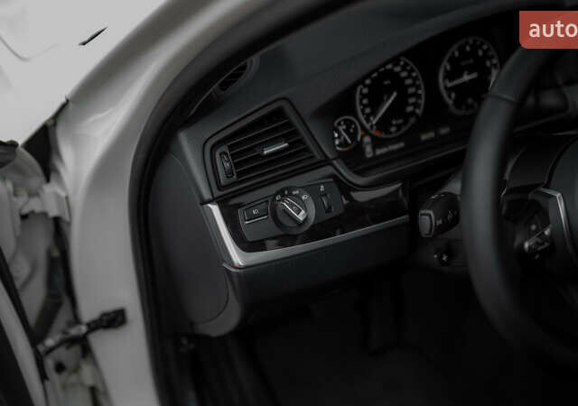 Белый БМВ 5 Серия, объемом двигателя 2 л и пробегом 282 тыс. км за 17500 $, фото 24 на Automoto.ua