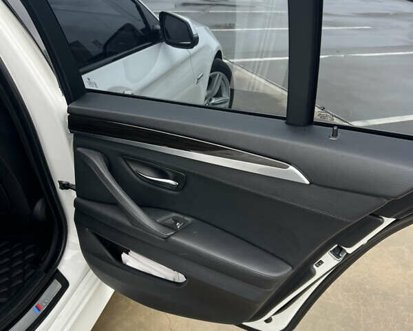 Білий БМВ 5 Серія, об'ємом двигуна 2.98 л та пробігом 143 тис. км за 20300 $, фото 23 на Automoto.ua