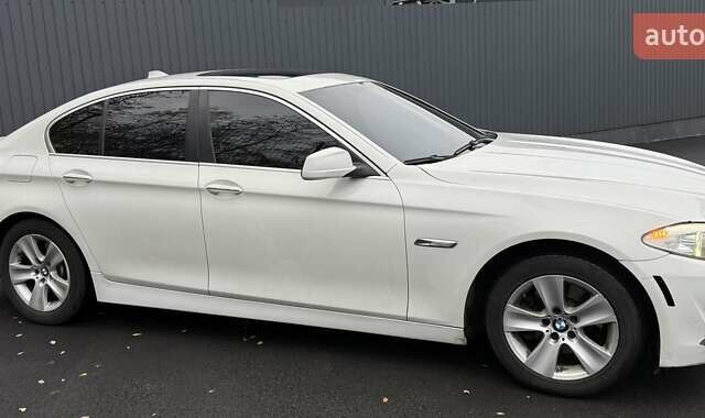 Белый БМВ 5 Серия, объемом двигателя 2 л и пробегом 241 тыс. км за 13489 $, фото 4 на Automoto.ua