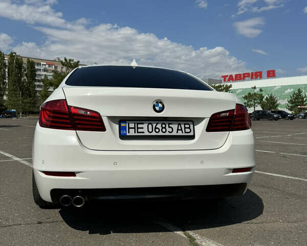Белый БМВ 5 Серия, объемом двигателя 2 л и пробегом 218 тыс. км за 13800 $, фото 3 на Automoto.ua