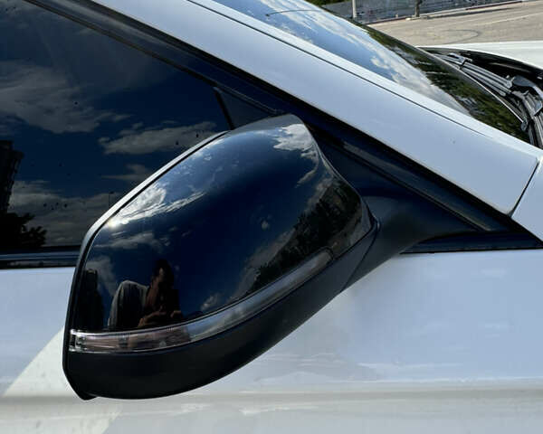 Белый БМВ 5 Серия, объемом двигателя 2 л и пробегом 218 тыс. км за 13800 $, фото 7 на Automoto.ua