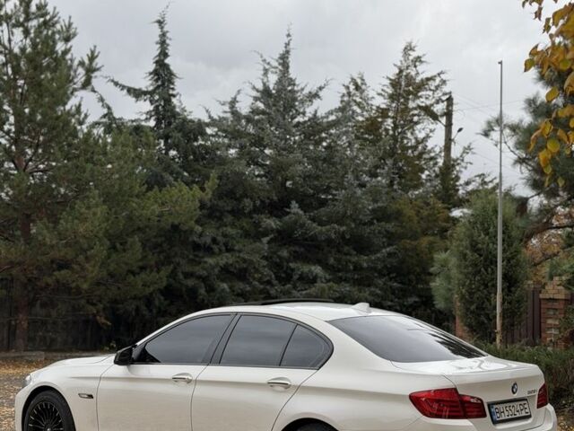 Білий БМВ 5 Серія, об'ємом двигуна 2 л та пробігом 240 тис. км за 13900 $, фото 6 на Automoto.ua