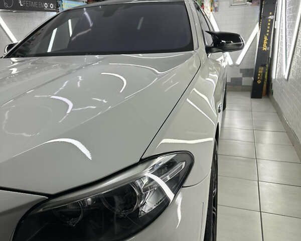 Белый БМВ 5 Серия, объемом двигателя 2.98 л и пробегом 185 тыс. км за 18500 $, фото 9 на Automoto.ua