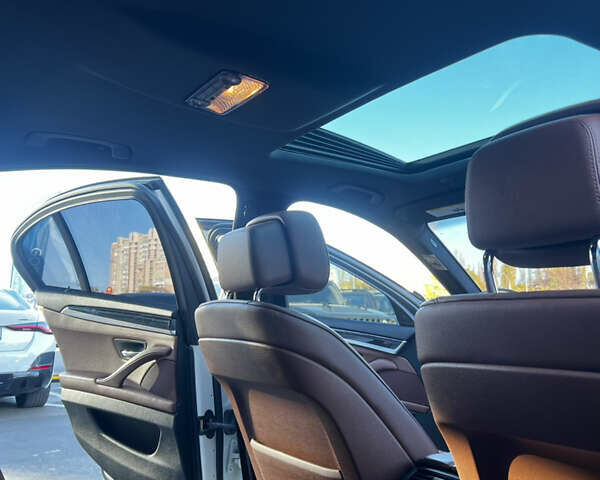 Білий БМВ 5 Серія, об'ємом двигуна 2 л та пробігом 170 тис. км за 16000 $, фото 17 на Automoto.ua