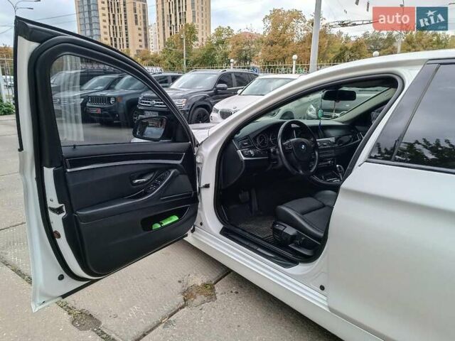 Білий БМВ 5 Серія, об'ємом двигуна 2 л та пробігом 213 тис. км за 13790 $, фото 20 на Automoto.ua
