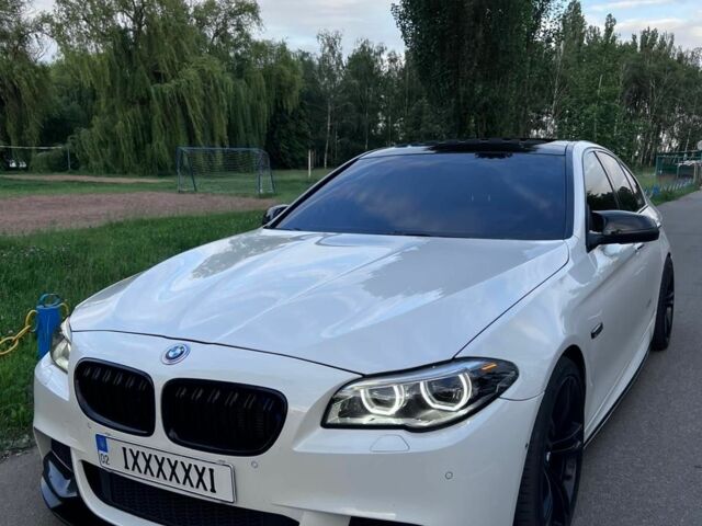 Белый БМВ 5 Серия, объемом двигателя 3 л и пробегом 193 тыс. км за 24000 $, фото 4 на Automoto.ua