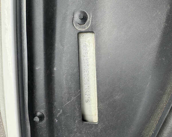 Білий БМВ 5 Серія, об'ємом двигуна 2 л та пробігом 131 тис. км за 14700 $, фото 38 на Automoto.ua