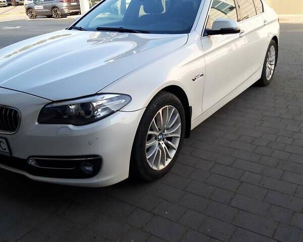 Белый БМВ 5 Серия, объемом двигателя 2 л и пробегом 206 тыс. км за 18000 $, фото 4 на Automoto.ua
