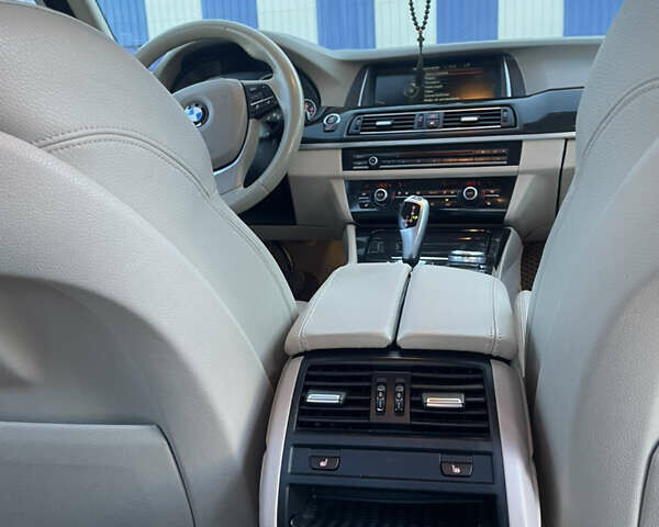 БМВ 5 Серия 2013 в Одессе на Automoto.ua Белый БМВ 5 Серия, объемом двигателя 2 л и пробегом 229 тыс. км за 16400 $, фото 12 на Automoto.ua