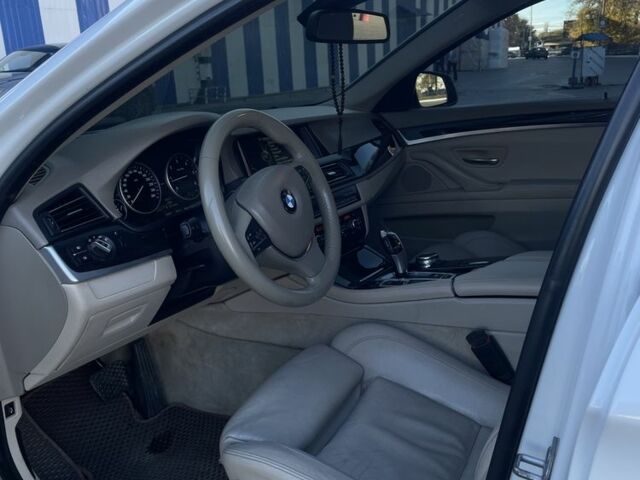 БМВ 5 Серия 2013 в Одессе на Automoto.ua Белый БМВ 5 Серия, объемом двигателя 2 л и пробегом 229 тыс. км за 16400 $, фото 4 на Automoto.ua