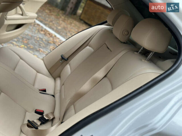 Белый БМВ 5 Серия, объемом двигателя 2 л и пробегом 125 тыс. км за 13499 $, фото 57 на Automoto.ua