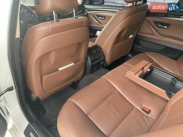 Белый БМВ 5 Серия, объемом двигателя 2.98 л и пробегом 140 тыс. км за 16200 $, фото 4 на Automoto.ua