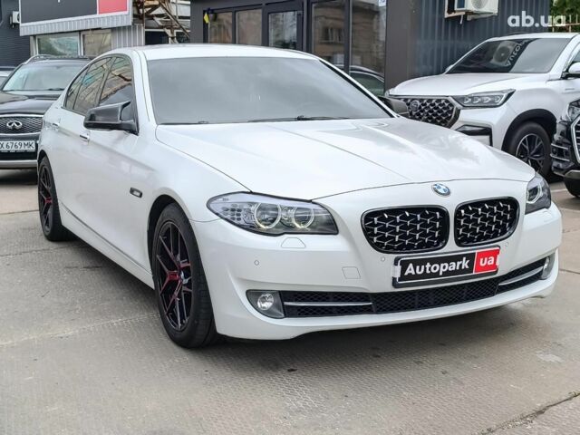 Белый БМВ 5 Серия, объемом двигателя 2 л и пробегом 213 тыс. км за 13740 $, фото 5 на Automoto.ua