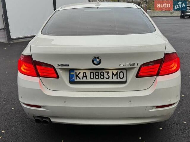 Белый БМВ 5 Серия, объемом двигателя 2 л и пробегом 241 тыс. км за 13489 $, фото 5 на Automoto.ua