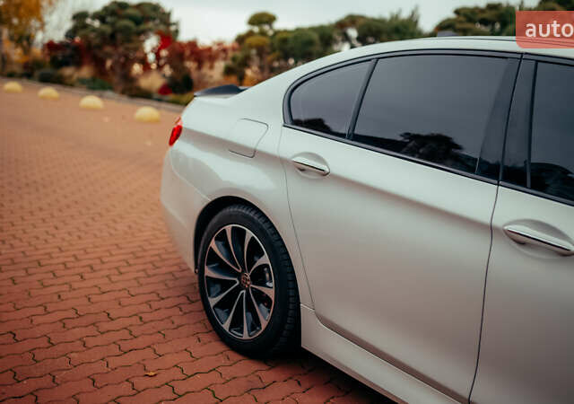 Белый БМВ 5 Серия, объемом двигателя 2 л и пробегом 282 тыс. км за 17500 $, фото 7 на Automoto.ua