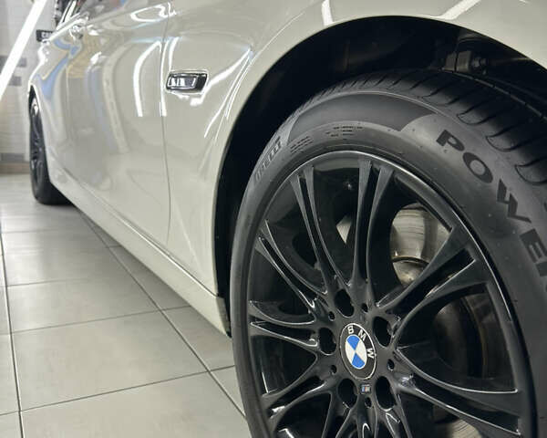 Белый БМВ 5 Серия, объемом двигателя 2.98 л и пробегом 185 тыс. км за 18500 $, фото 12 на Automoto.ua