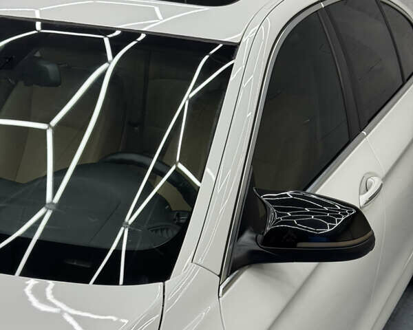 Білий БМВ 5 Серія, об'ємом двигуна 2 л та пробігом 220 тис. км за 14500 $, фото 7 на Automoto.ua