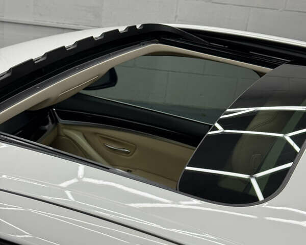 Білий БМВ 5 Серія, об'ємом двигуна 2 л та пробігом 220 тис. км за 14500 $, фото 14 на Automoto.ua