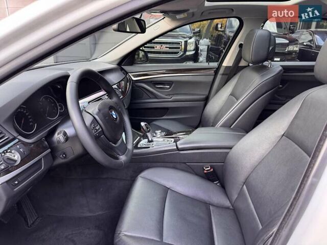 Белый БМВ 5 Серия, объемом двигателя 2 л и пробегом 148 тыс. км за 17900 $, фото 7 на Automoto.ua