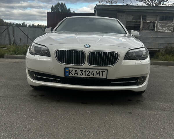 Белый БМВ 5 Серия, объемом двигателя 2 л и пробегом 234 тыс. км за 15000 $, фото 2 на Automoto.ua