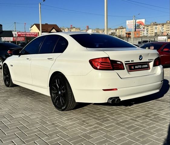 Белый БМВ 5 Серия, объемом двигателя 2 л и пробегом 271 тыс. км за 13700 $, фото 7 на Automoto.ua