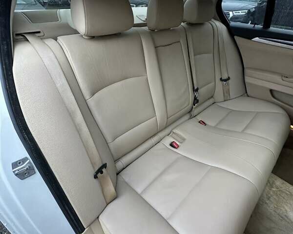 Білий БМВ 5 Серія, об'ємом двигуна 2 л та пробігом 259 тис. км за 13000 $, фото 23 на Automoto.ua