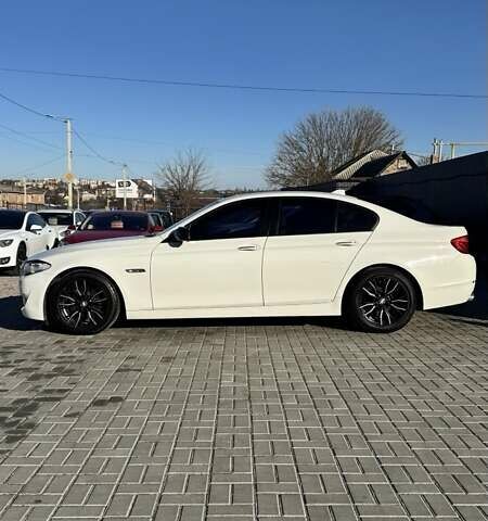 Білий БМВ 5 Серія, об'ємом двигуна 2 л та пробігом 271 тис. км за 13700 $, фото 1 на Automoto.ua