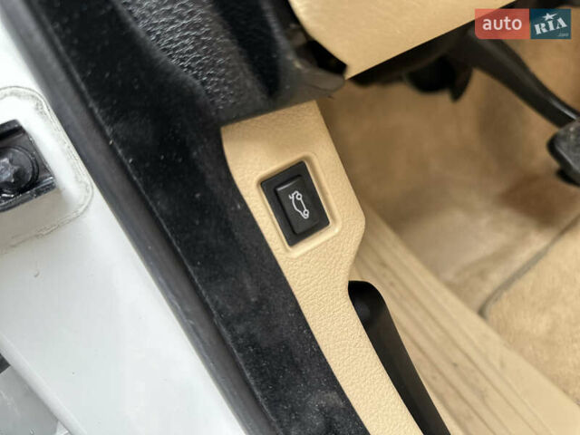 Белый БМВ 5 Серия, объемом двигателя 2 л и пробегом 125 тыс. км за 13499 $, фото 55 на Automoto.ua