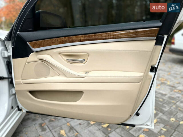 Белый БМВ 5 Серия, объемом двигателя 2 л и пробегом 125 тыс. км за 13499 $, фото 38 на Automoto.ua