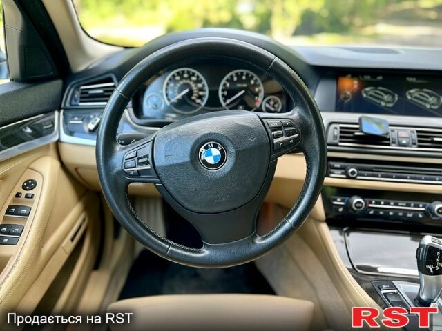 Белый БМВ 5 Серия, объемом двигателя 3 л и пробегом 208 тыс. км за 12800 $, фото 6 на Automoto.ua